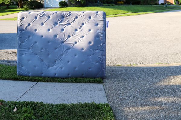 Mattress Removal Service in Englewood
